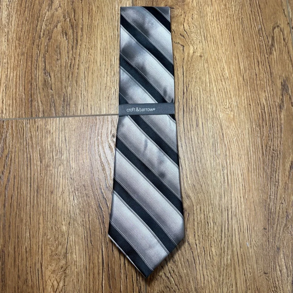 New Croft & Barrow Mens 100% Silk Necktie Ombre Stripe Taupe Silver Black Formal
